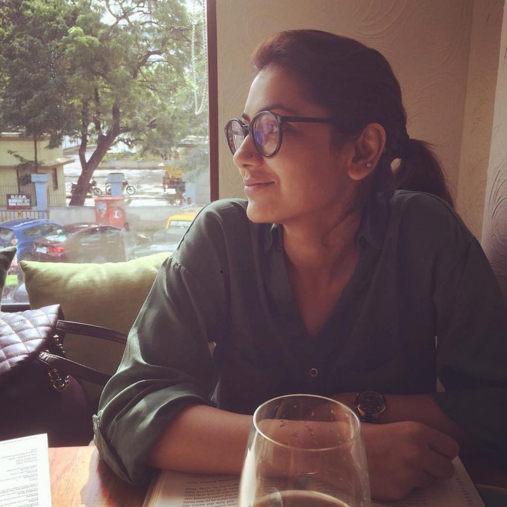 Meet Sriti Jha (Pragya): Recent pics, Age, Family, Relationship, Social Profiles